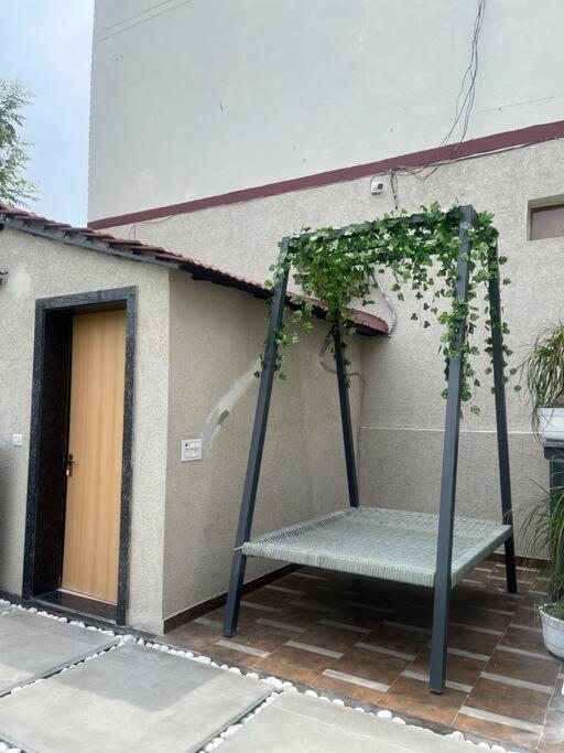 Saiba Outhouse- 4 Bed Room- Pool- Theatre- Partyhall- Garden & Terrace Sitting Area Τζαϊπούρ Εξωτερικό φωτογραφία