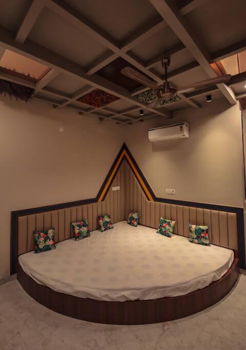 Saiba Outhouse- 4 Bed Room- Pool- Theatre- Partyhall- Garden & Terrace Sitting Area Τζαϊπούρ Εξωτερικό φωτογραφία