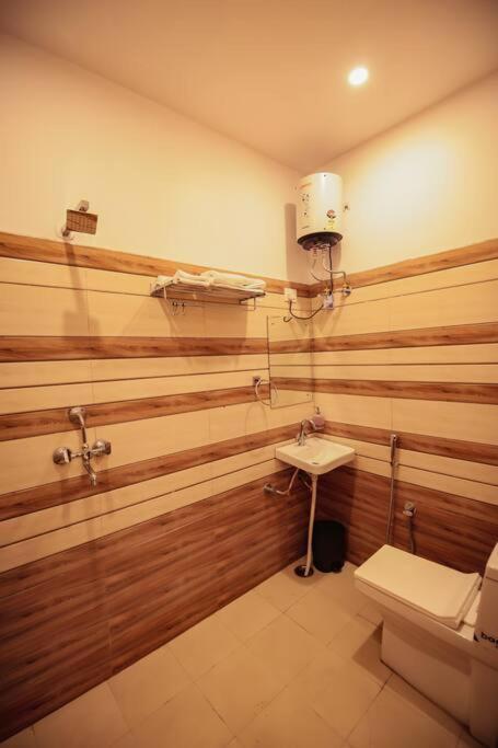 Saiba Outhouse- 4 Bed Room- Pool- Theatre- Partyhall- Garden & Terrace Sitting Area Τζαϊπούρ Εξωτερικό φωτογραφία