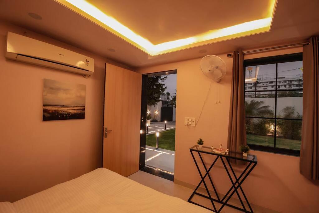 Saiba Outhouse- 4 Bed Room- Pool- Theatre- Partyhall- Garden & Terrace Sitting Area Τζαϊπούρ Εξωτερικό φωτογραφία