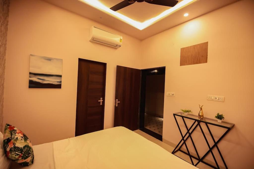Saiba Outhouse- 4 Bed Room- Pool- Theatre- Partyhall- Garden & Terrace Sitting Area Τζαϊπούρ Εξωτερικό φωτογραφία