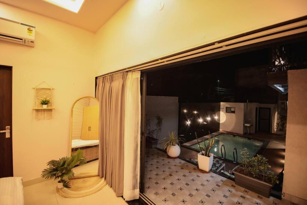 Saiba Outhouse- 4 Bed Room- Pool- Theatre- Partyhall- Garden & Terrace Sitting Area Τζαϊπούρ Εξωτερικό φωτογραφία