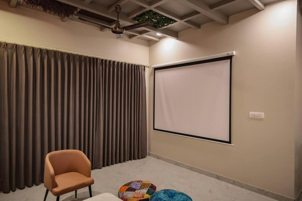 Saiba Outhouse- 4 Bed Room- Pool- Theatre- Partyhall- Garden & Terrace Sitting Area Τζαϊπούρ Εξωτερικό φωτογραφία