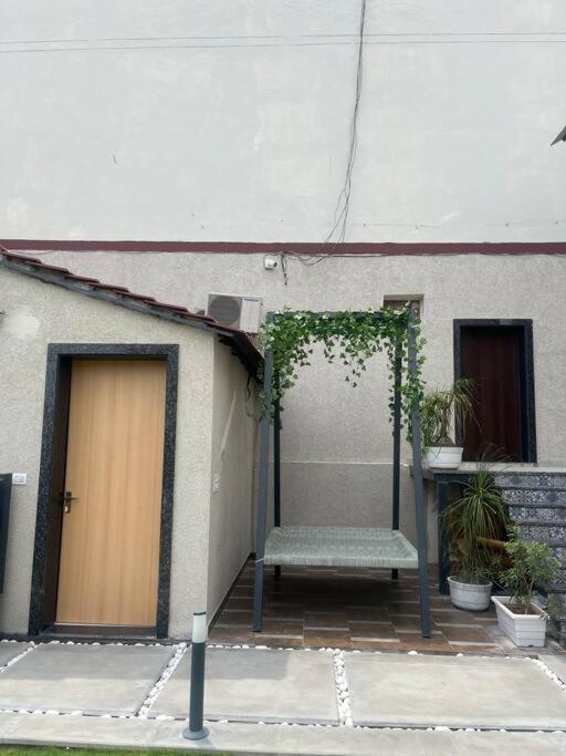 Saiba Outhouse- 4 Bed Room- Pool- Theatre- Partyhall- Garden & Terrace Sitting Area Τζαϊπούρ Εξωτερικό φωτογραφία